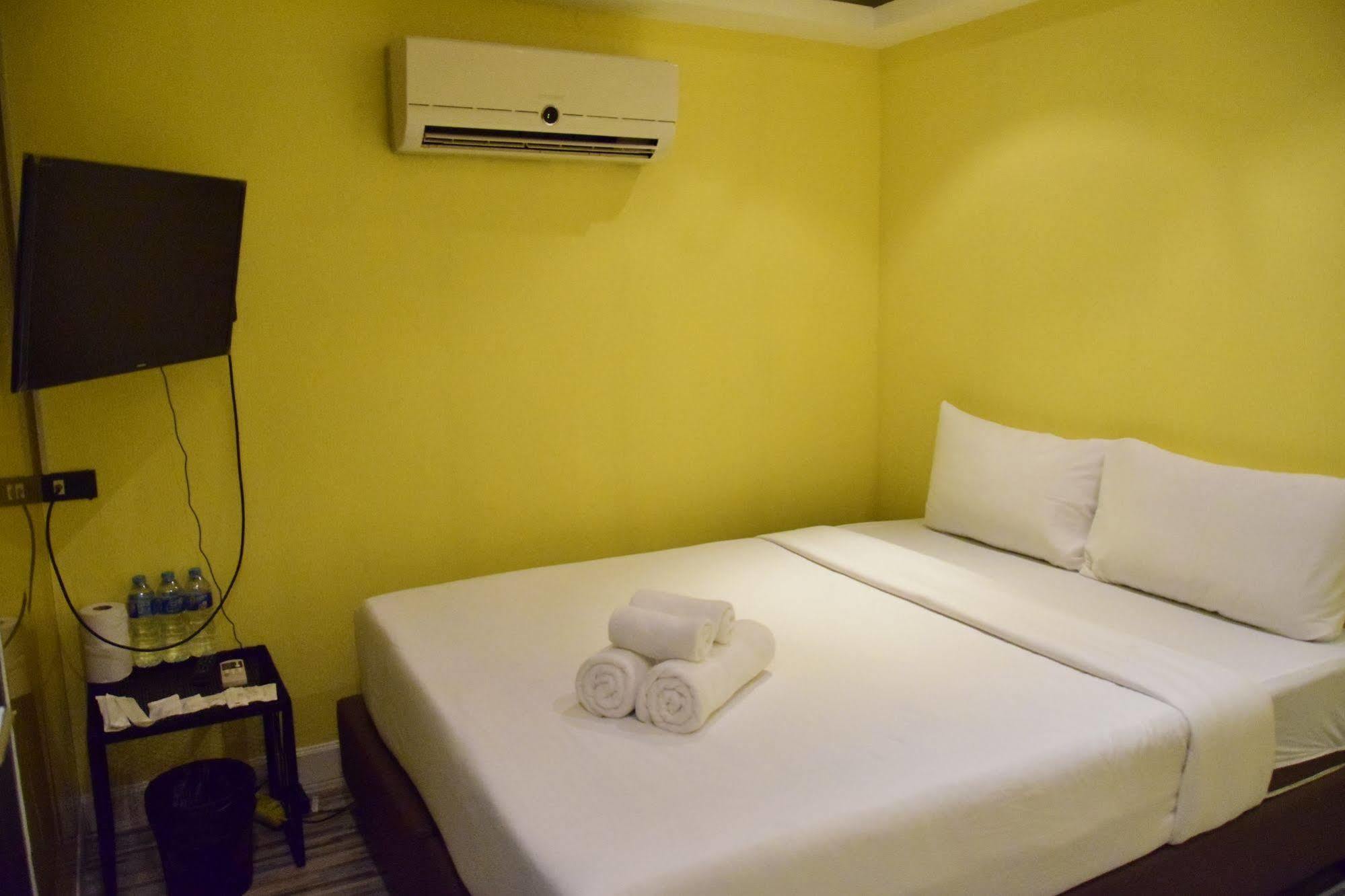Double Five Pansiyon Bangkok Dış mekan fotoğraf